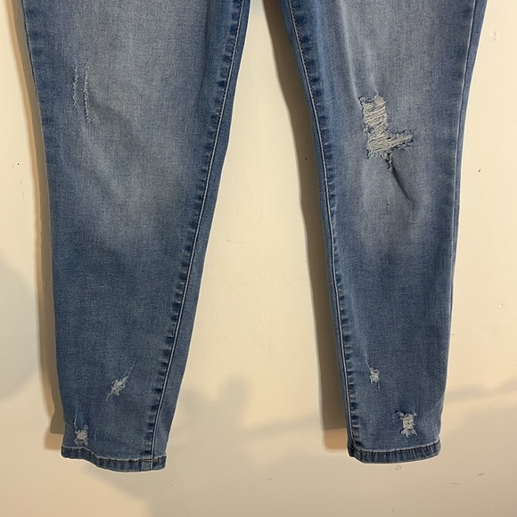 Kendall + Kylie jeans - Picture 2 of 6